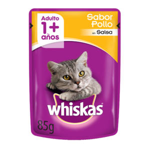 WHISKAS sobrecito para gatos pollo en salsa